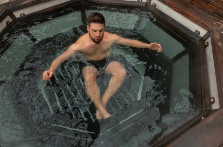 Why Vancouverites Are Obsessed With Saunas and Cold Plunges